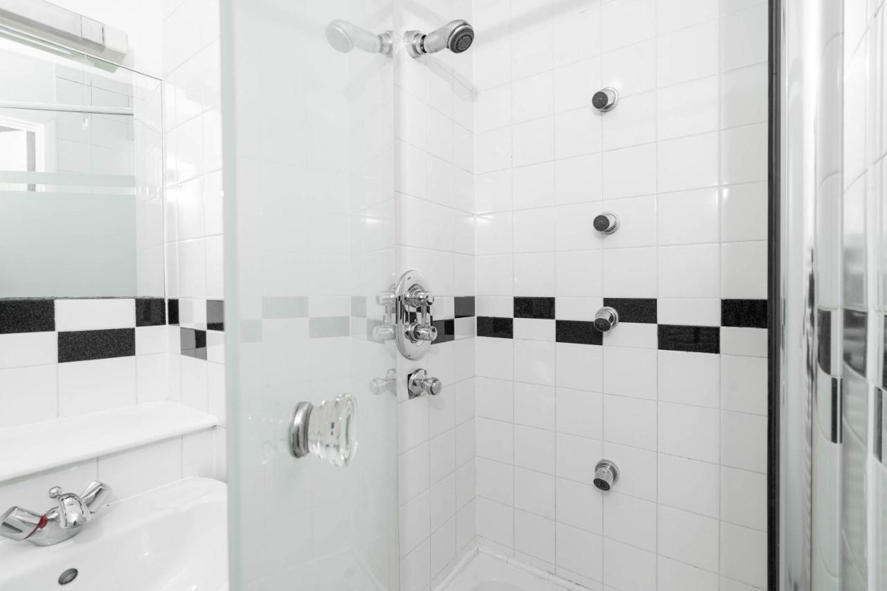 City Centre - Two Bedroom Apartment - Juliet Balcony - Secure Parking - Wifi - Smart Tv Birmingham Exterior photo