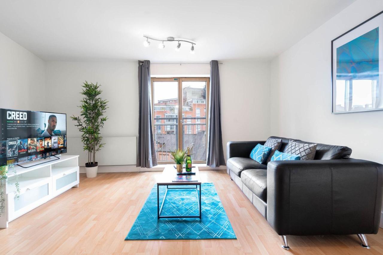 City Centre - Two Bedroom Apartment - Juliet Balcony - Secure Parking - Wifi - Smart Tv Birmingham Exterior photo