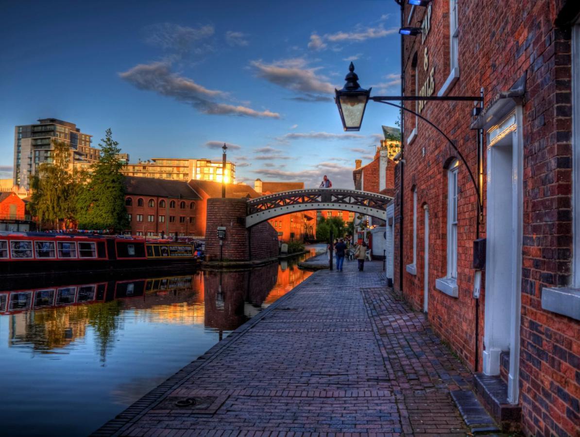 City Centre - Two Bedroom Apartment - Juliet Balcony - Secure Parking - Wifi - Smart Tv Birmingham Exterior photo