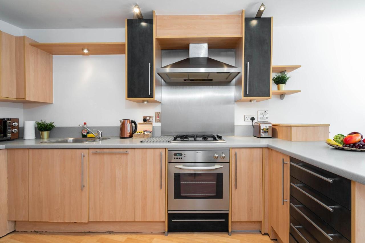 City Centre - Two Bedroom Apartment - Juliet Balcony - Secure Parking - Wifi - Smart Tv Birmingham Exterior photo