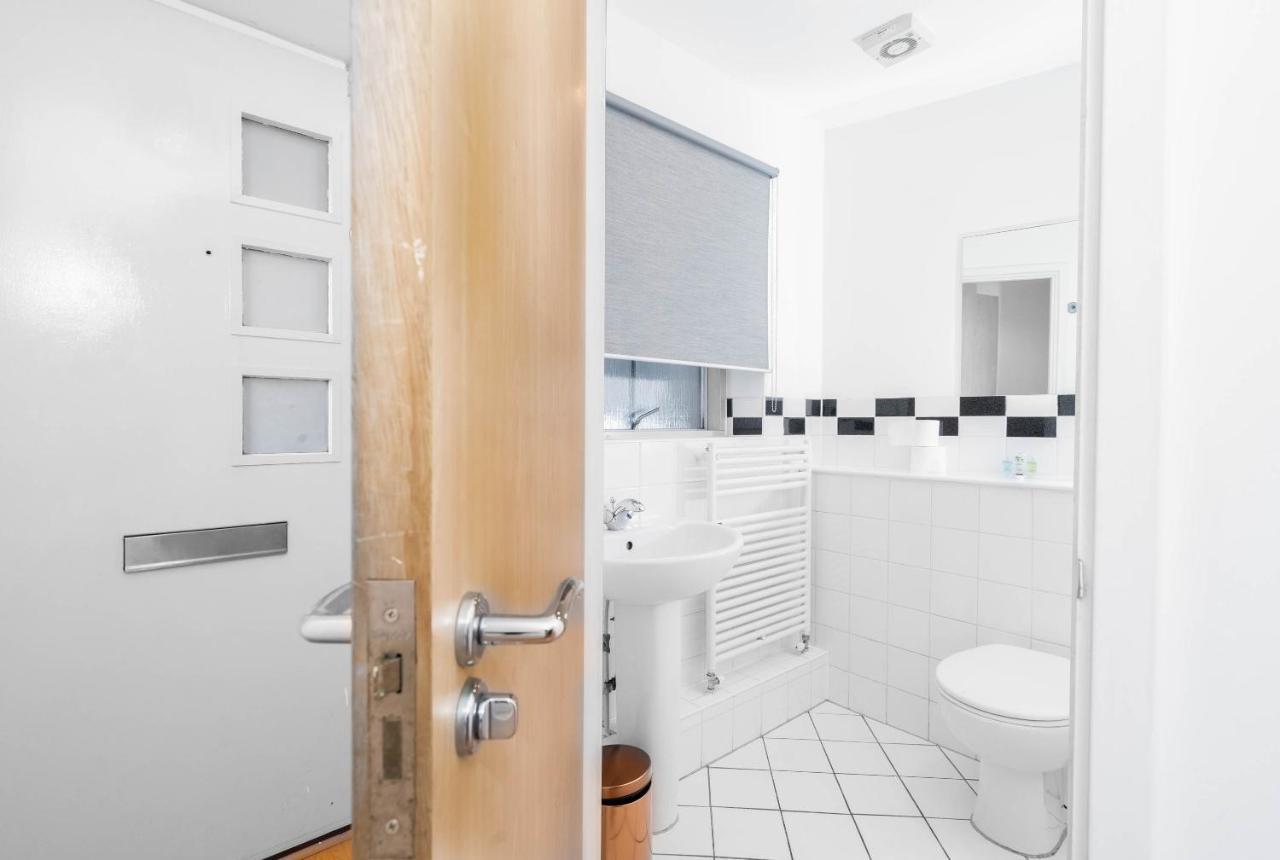 City Centre - Two Bedroom Apartment - Juliet Balcony - Secure Parking - Wifi - Smart Tv Birmingham Exterior photo
