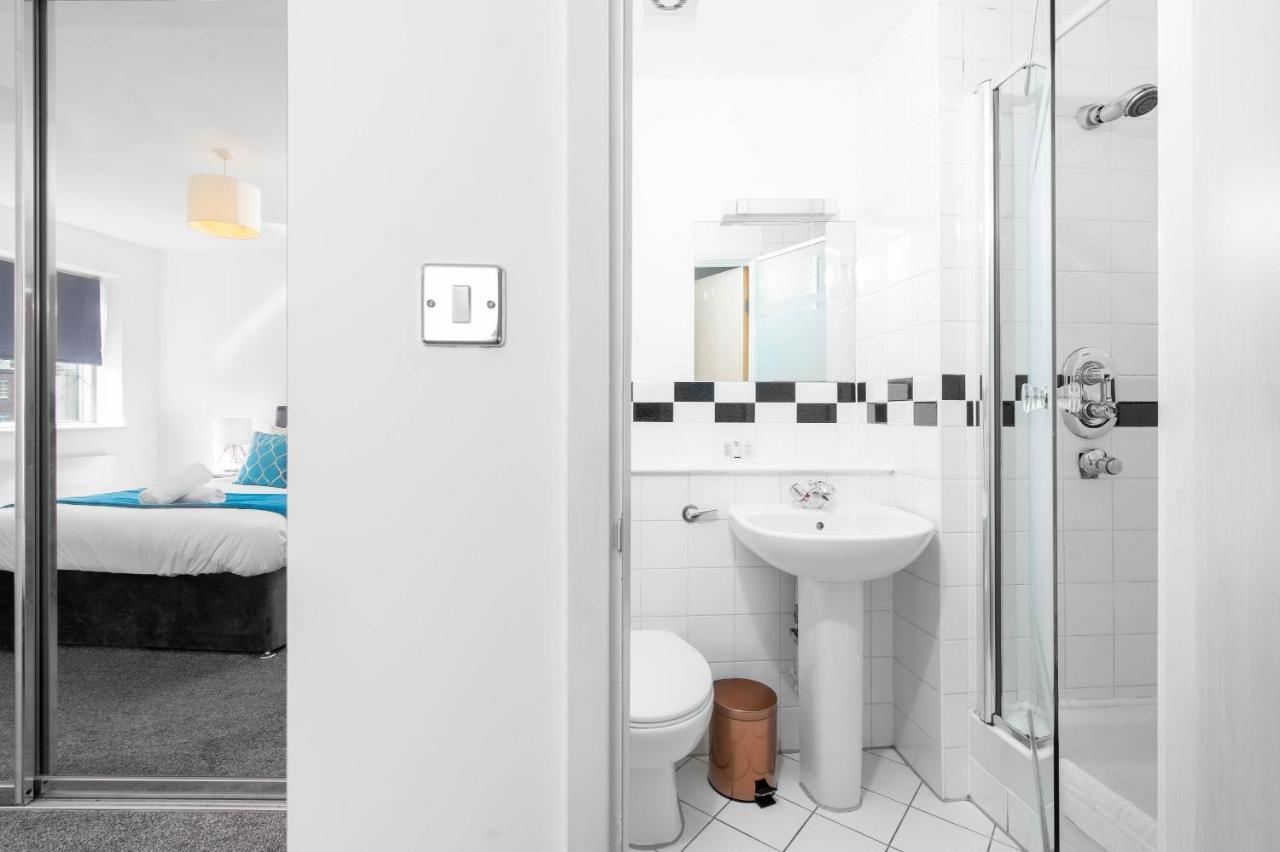 City Centre - Two Bedroom Apartment - Juliet Balcony - Secure Parking - Wifi - Smart Tv Birmingham Exterior photo